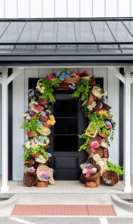 by_basket-arch-hydrangea-astrantia-peony-ivy-dahlia